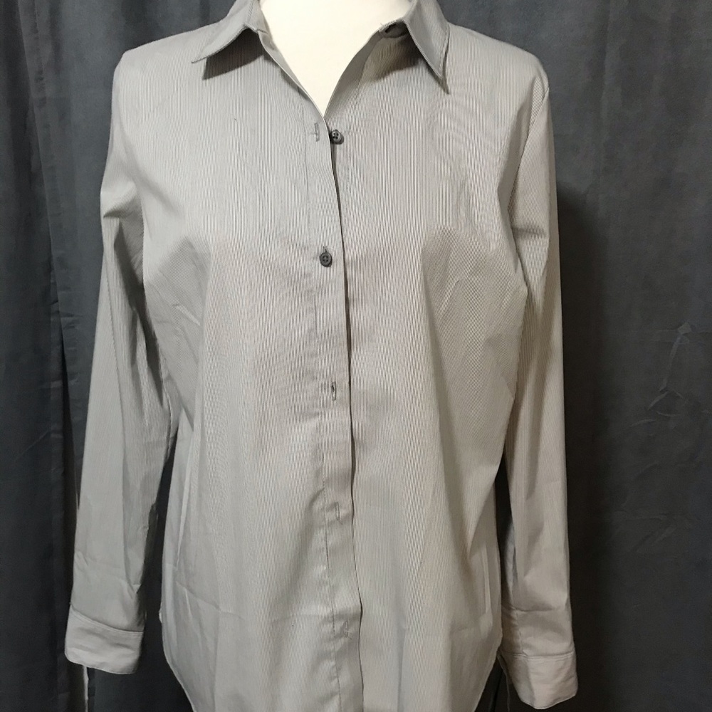 FITTED GRAY & WHITE LONG SLEEVE SHIRT - NWT